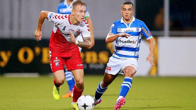 表现引人注 表现引人注